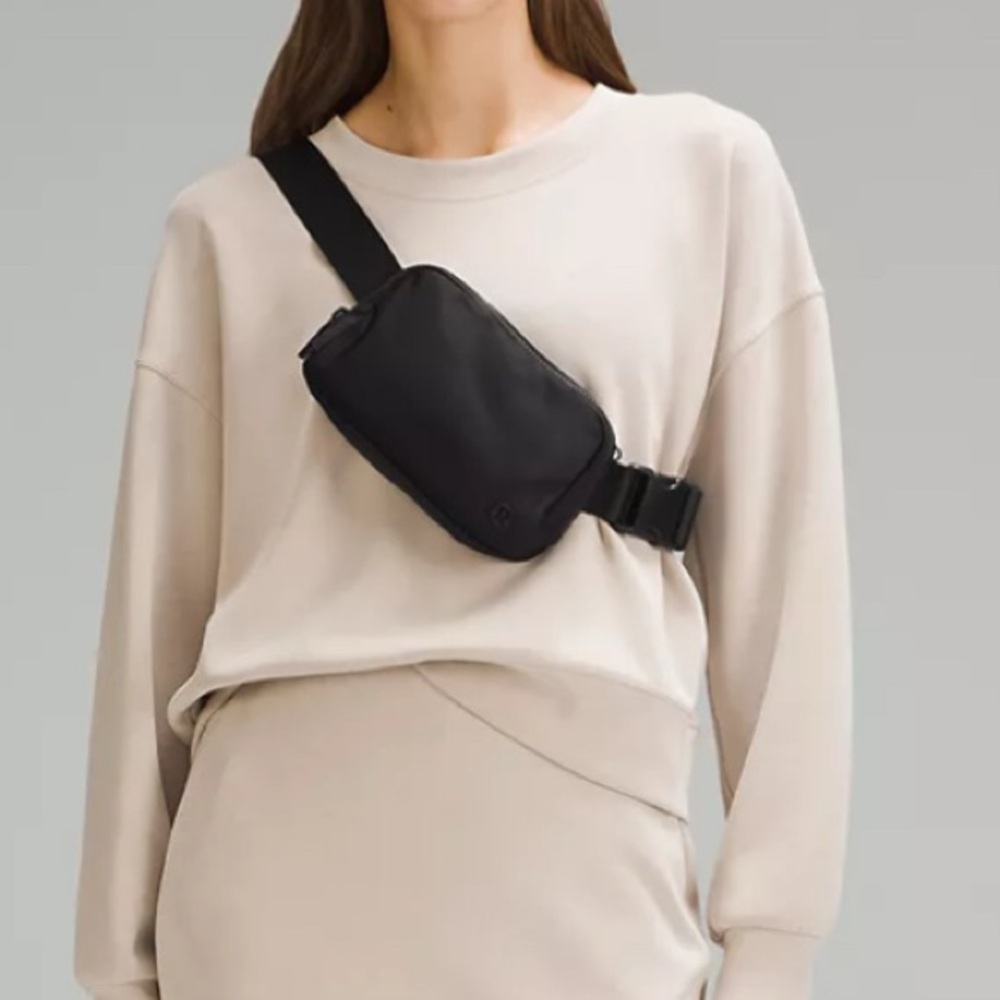 Lululemon Everywhere Belt Bag 1L - Black